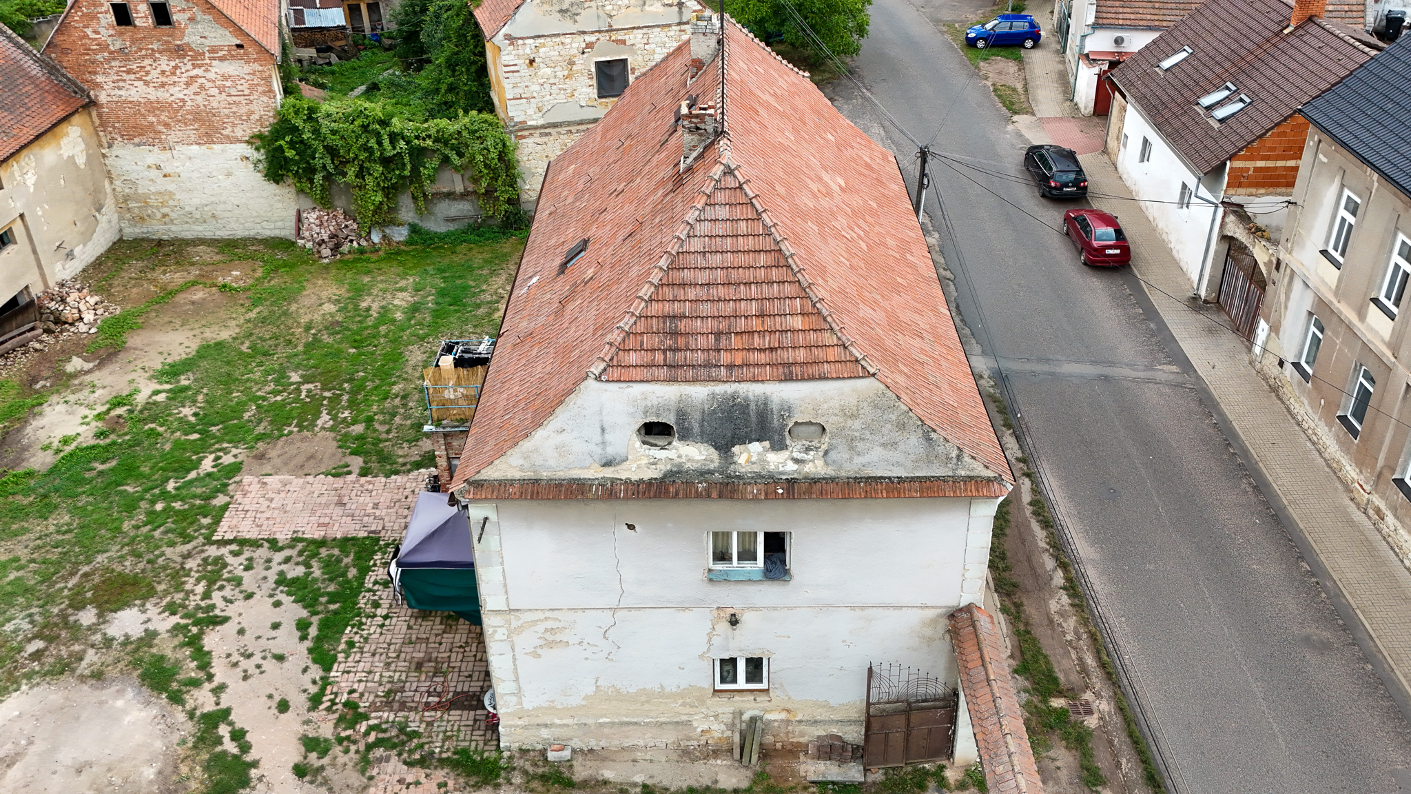 Střecha a ulice